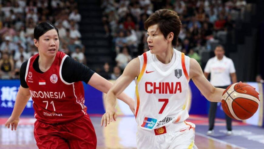 中国女篮VS韩国，开球时间出炉，郑薇点评获赞，宫鲁鸣为何非得用双塔