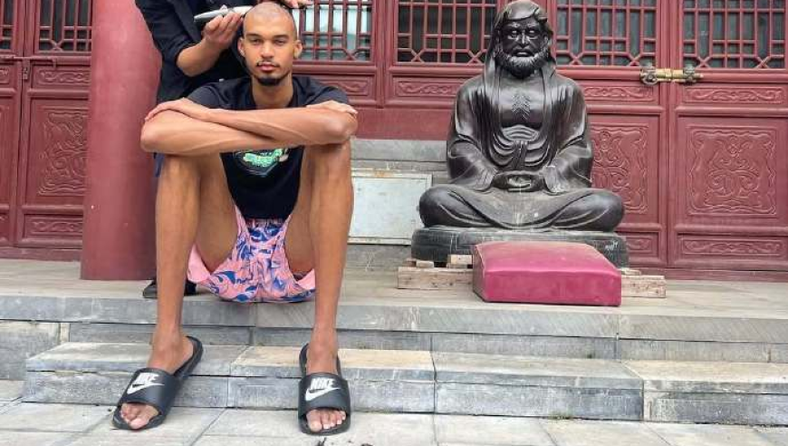 文班亚马右肩血栓康复，王子星：易筋经效果还是好啊；此前曾在少林寺闭关修行10天