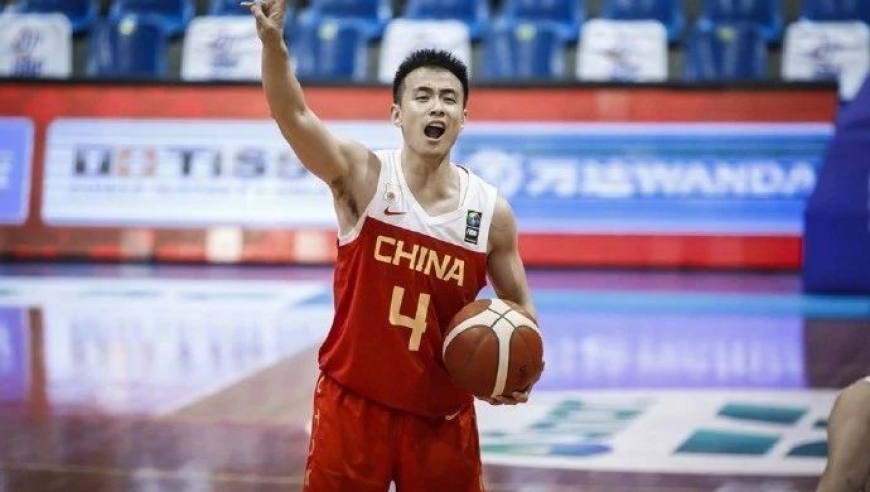 签了签了！4年顶薪大合同啊！中国男篮顶级控卫