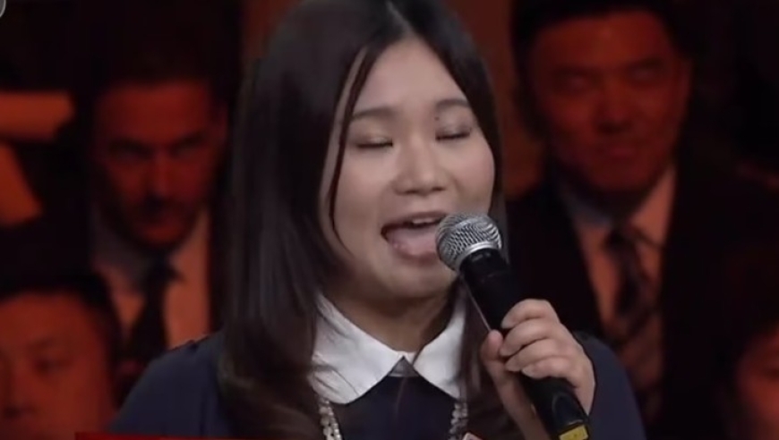 女观众灵魂拷问贝克汉姆：同时照顾4个孩子难，还是中场吊射更难？