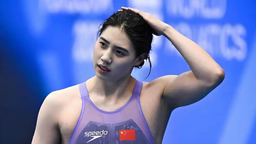 体坛记忆｜世锦赛蝶泳巅峰对决，张雨霏冲刺狂飙，反超夺冠解锁新荣耀