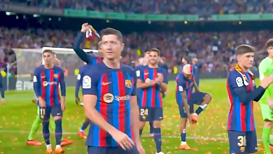 体坛记忆｜告别巴萨，再见了莱万！