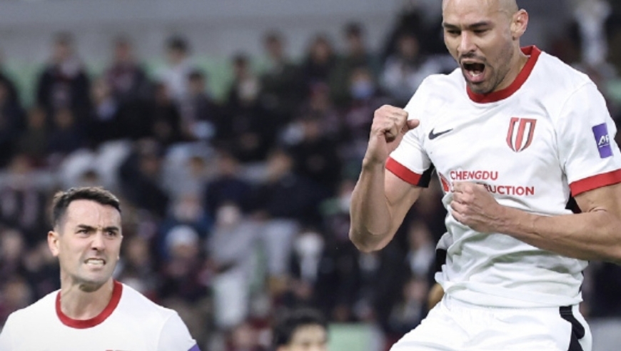 3分钟看成都2-2神户遭绝平：费利佩梅开二度，李扬送点
