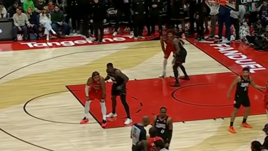 巴恩斯漂移2+1被吹无效 两罚中一第二罚故意不中完成绝杀