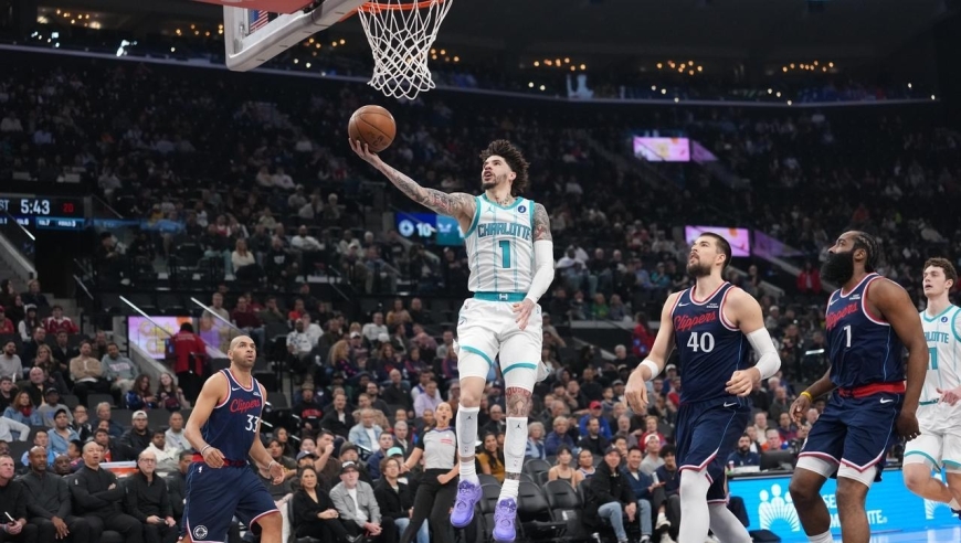 超越奥尼尔！哈登得分历史第9！出来见上帝！小卡35+5+3打爆黄蜂