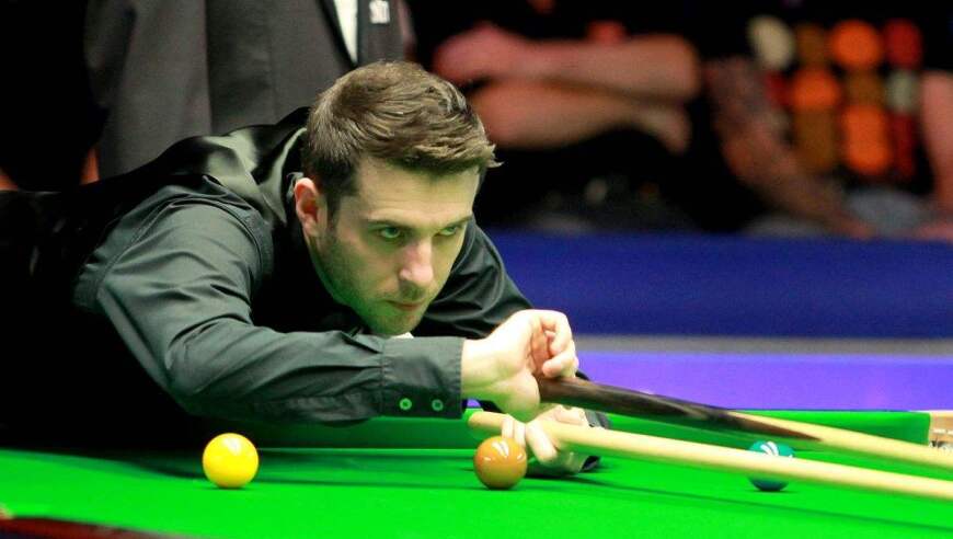 小特怒砍1分！塞尔比拒绝连输4局，8-5冲赛点，再赢2局英锦赛夺冠