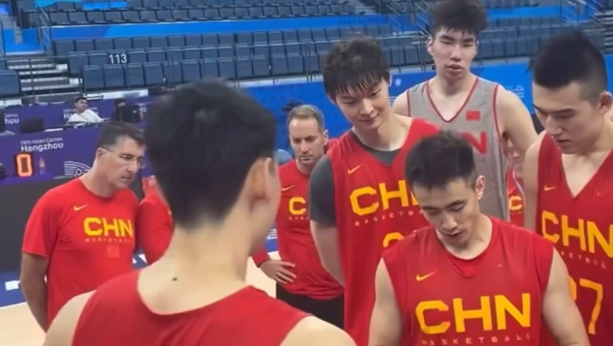 刘玉栋炮轰中国男篮，几句话戳中泪点，难怪普通人很难打进国家队