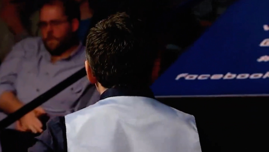 丁俊晖巅峰防守有多变态,用黑粉做炸裂斯诺克，对手被罚分｜体坛记忆