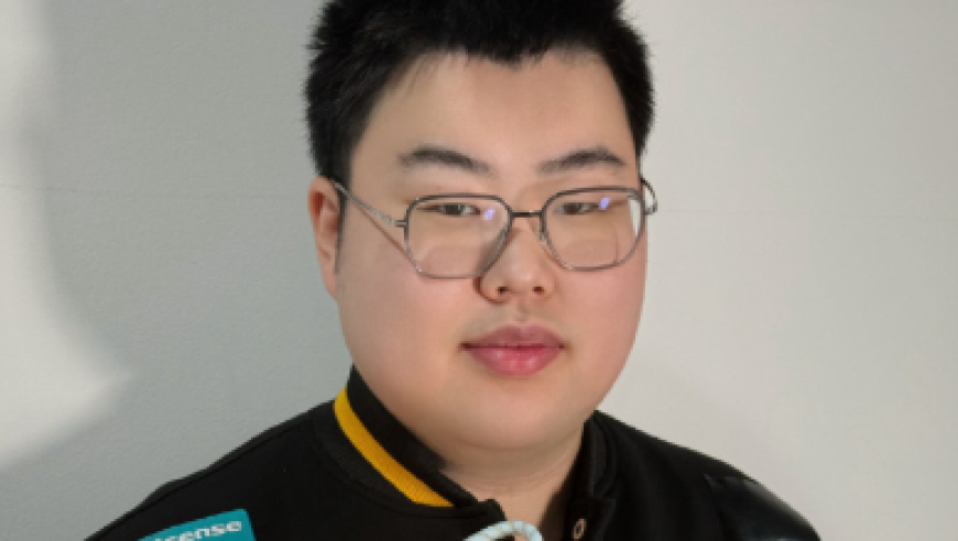 重庆狼队.小胖晒杨戬大国标并配文：稳住