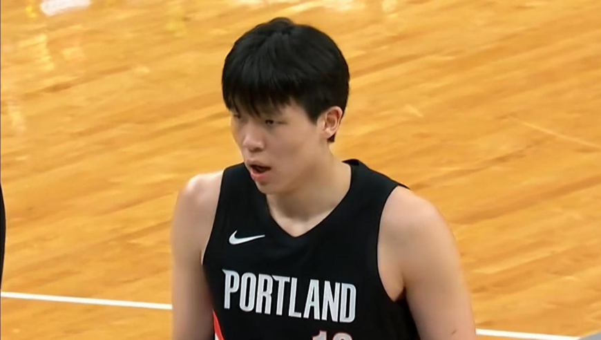 杨瀚森第三节vs奇才全过程：补篮得分+两罚全中+4次篮板作用拉满