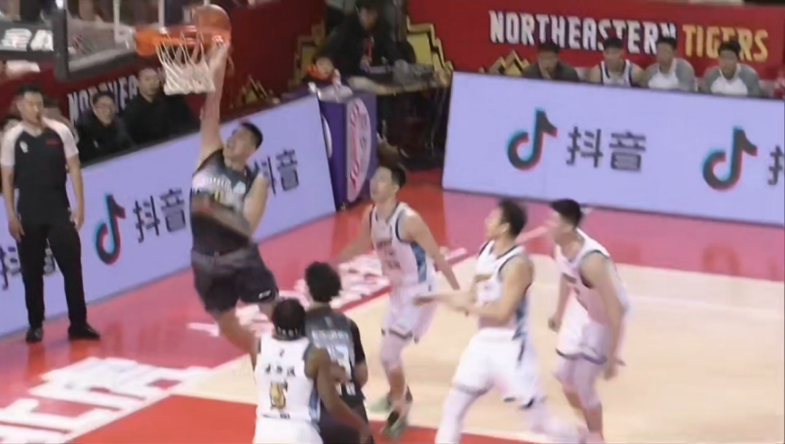 硬一点！阿日准绝杀卫冕冠军广厦！