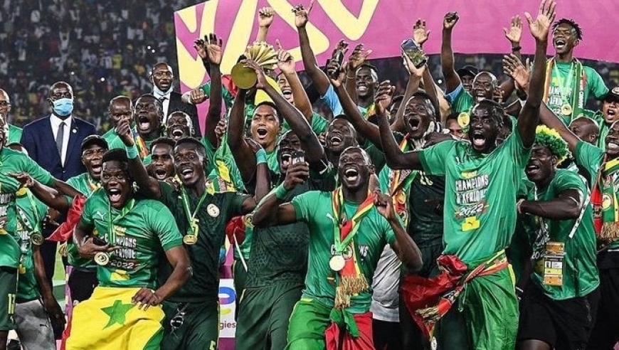 足坛一夜动态：塞内加尔非洲杯夺冠！巴萨1-2领先皇马1分 米兰连胜